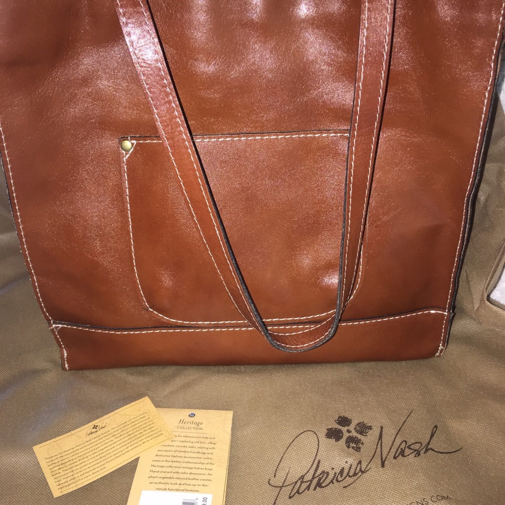 Patricia Nash hand bag